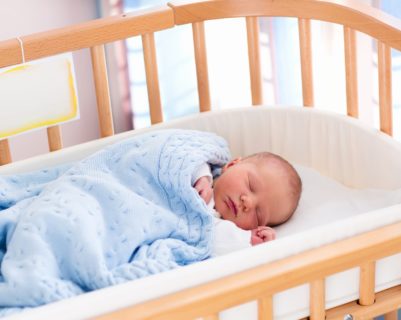 Как уложить новорожденного спать